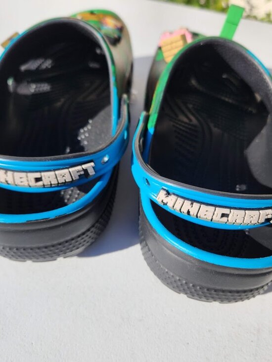 NEW Crocs Minecraft Clogs Slippers Sandals Shoes Size Men\'s 9 Unisex Adult Inclu
